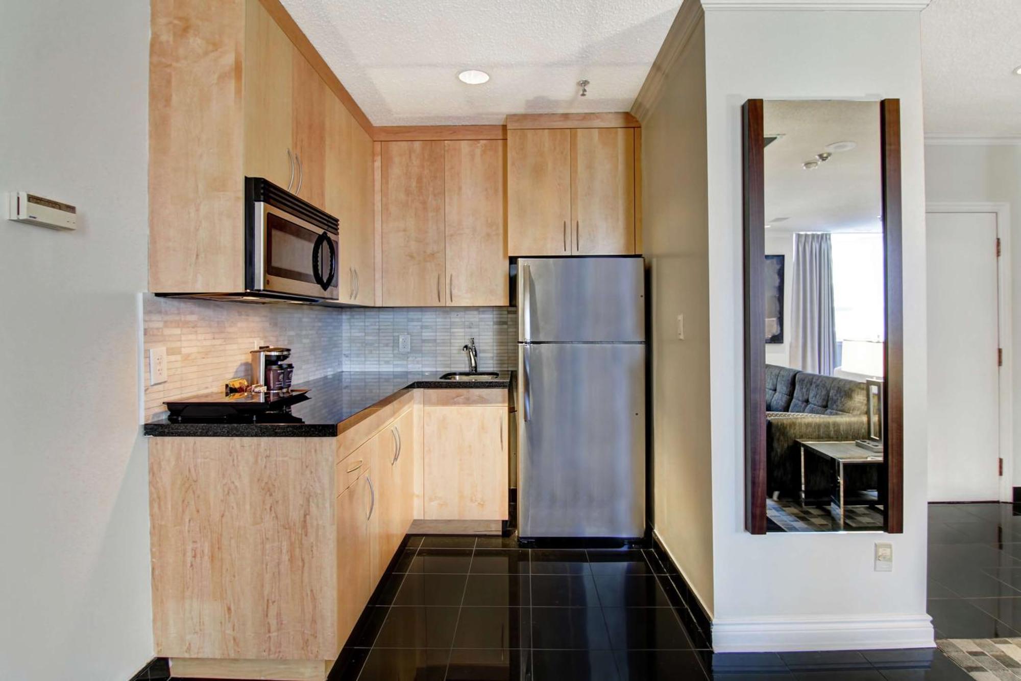 Doubletree By Hilton Downtown Toronto