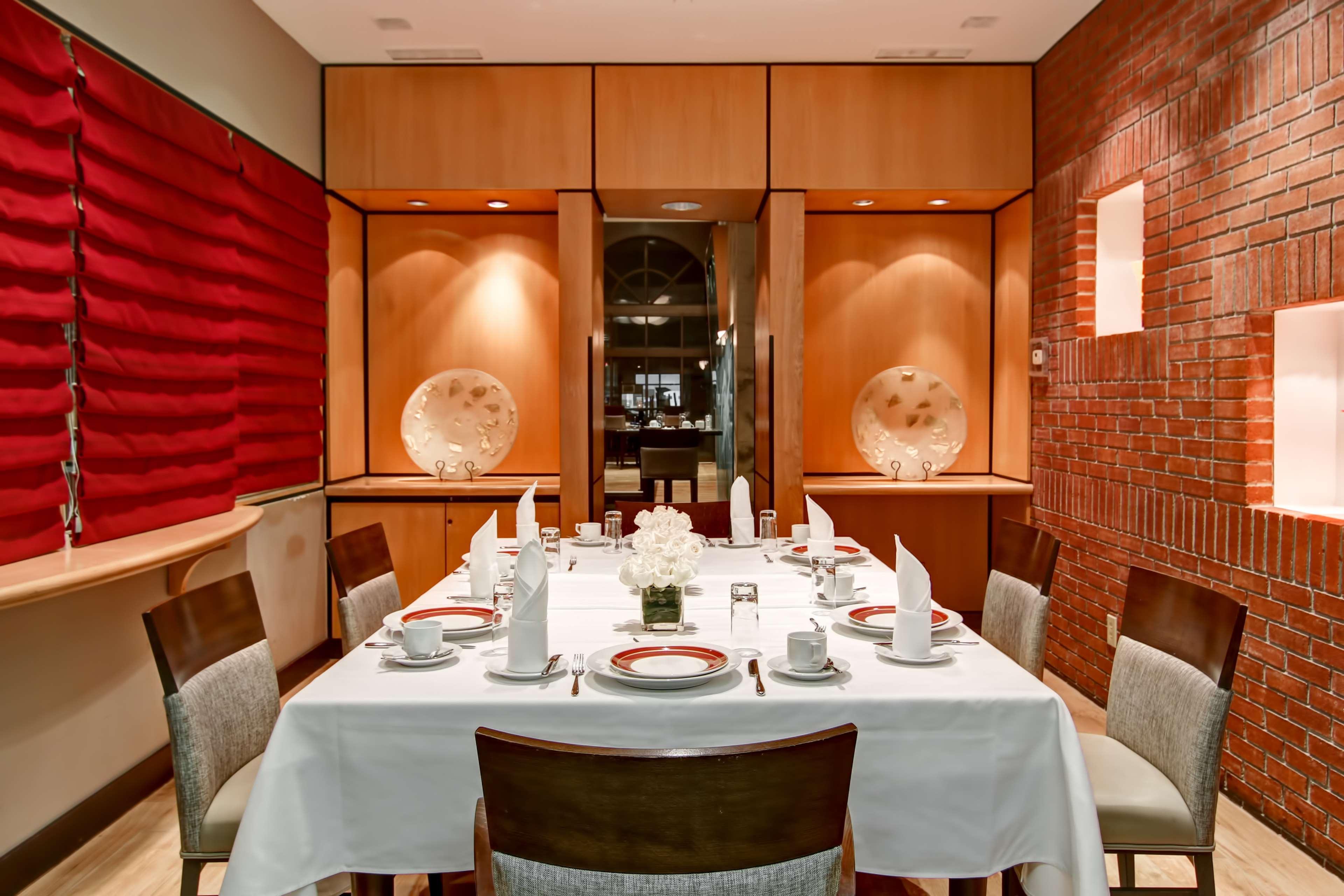 Doubletree By Hilton Downtown 4*